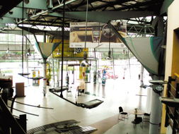 破產(chǎn)危機(jī)逼近跨品牌車商 國(guó)內(nèi)貿(mào)易代理面臨行業(yè)洗牌